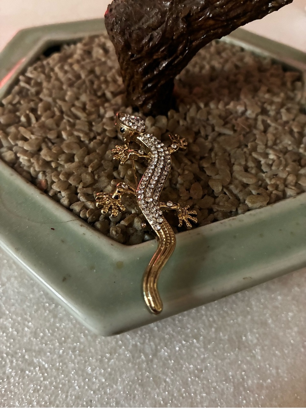 Gold Crystal Gecko Pin Brooch - Gold Color
